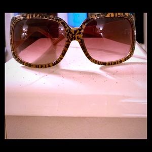 Steve Madden sunglasses